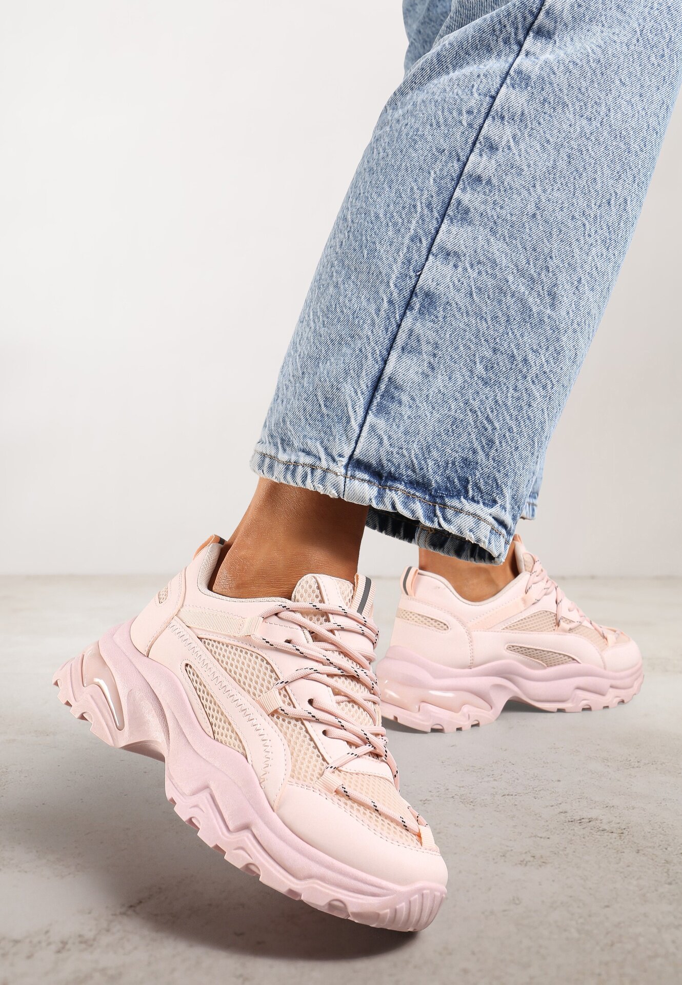vices Adidași Roz pe Talpă Masivă cu Inserții din Plasă și Șireturi Decorative Ollavia