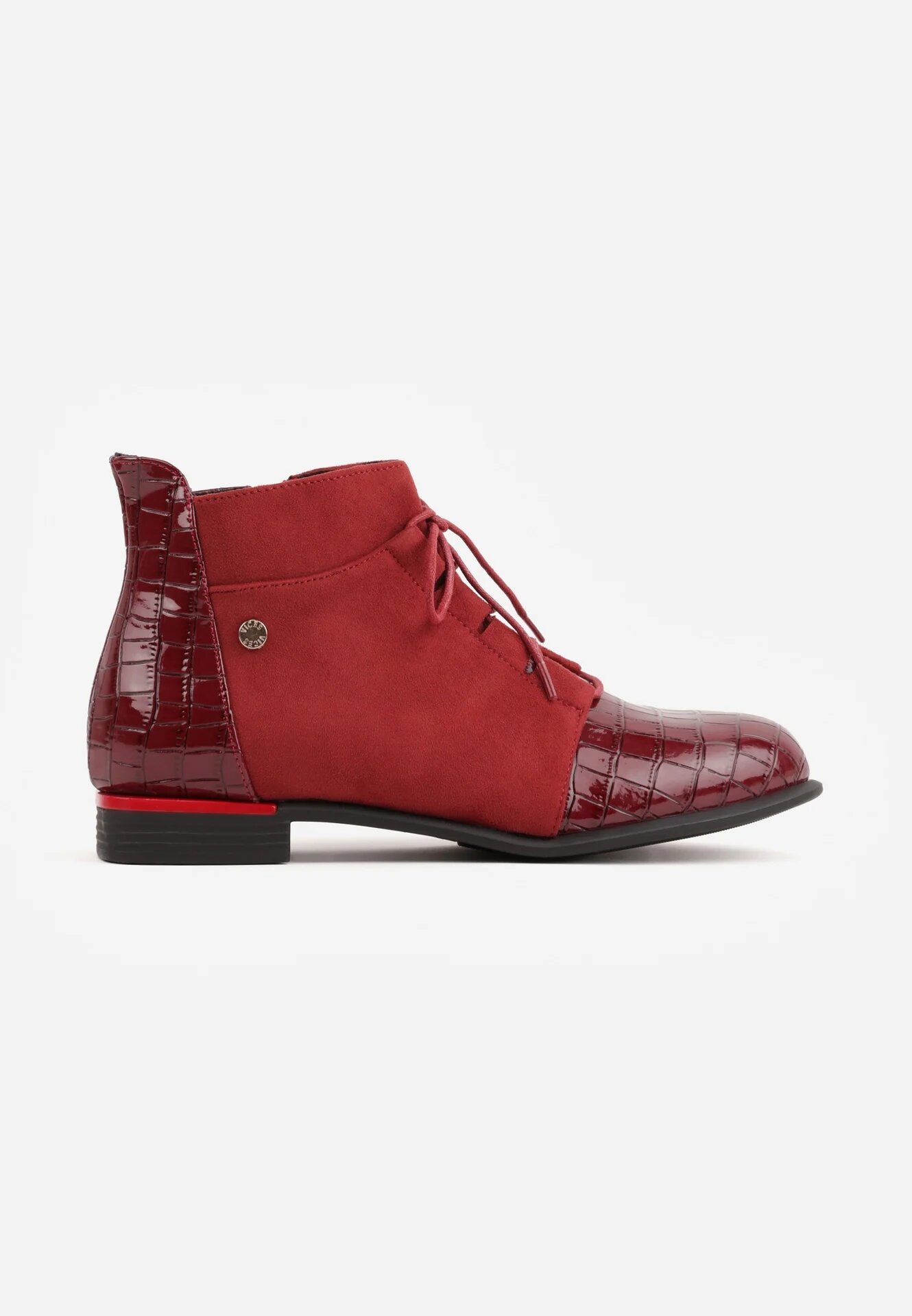 vices Botine bordeaux lăcuite ornamentate cu imprimeu în relief Uzvila