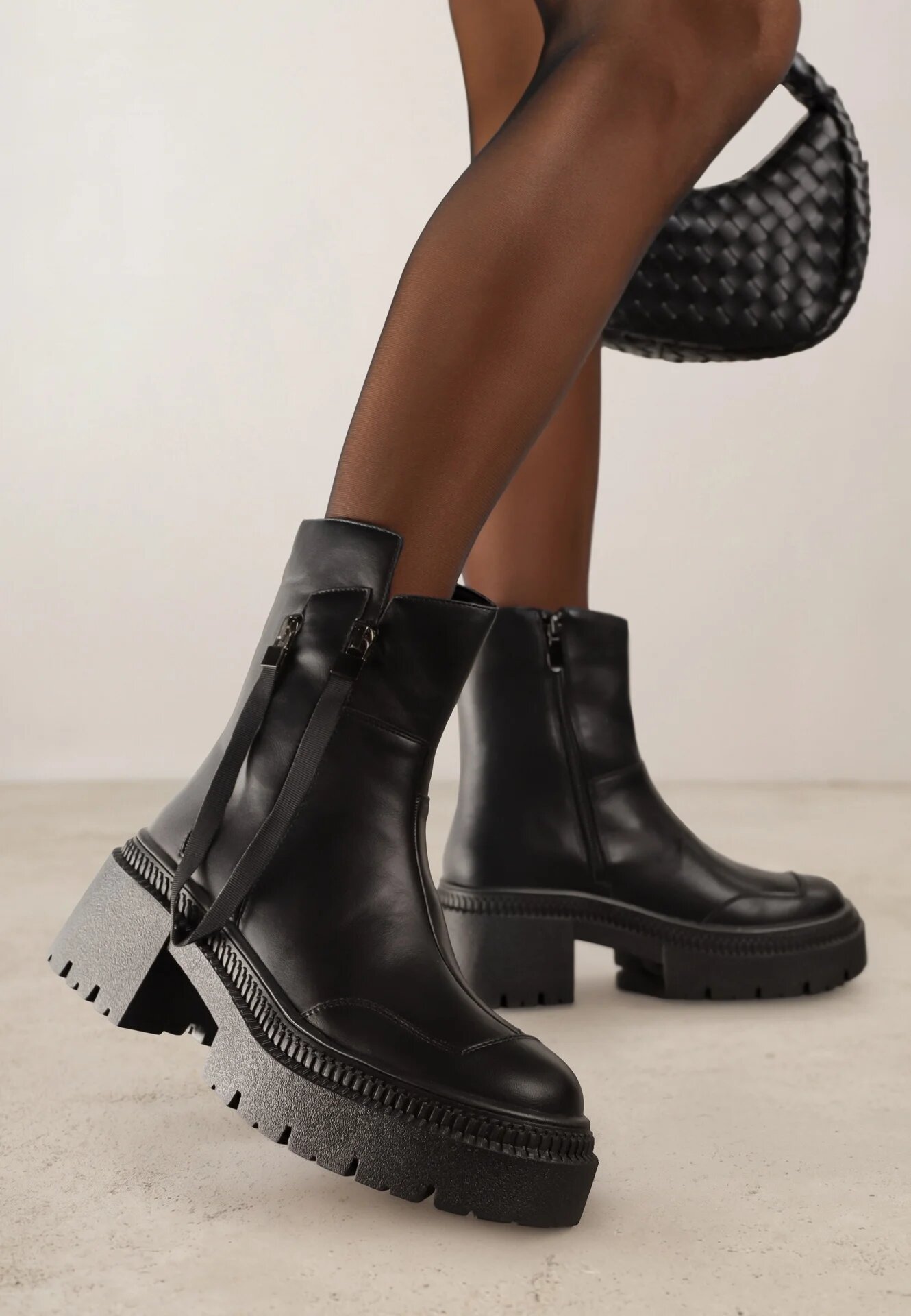 vices Botine Negre Decorate cu Panglică Rotine