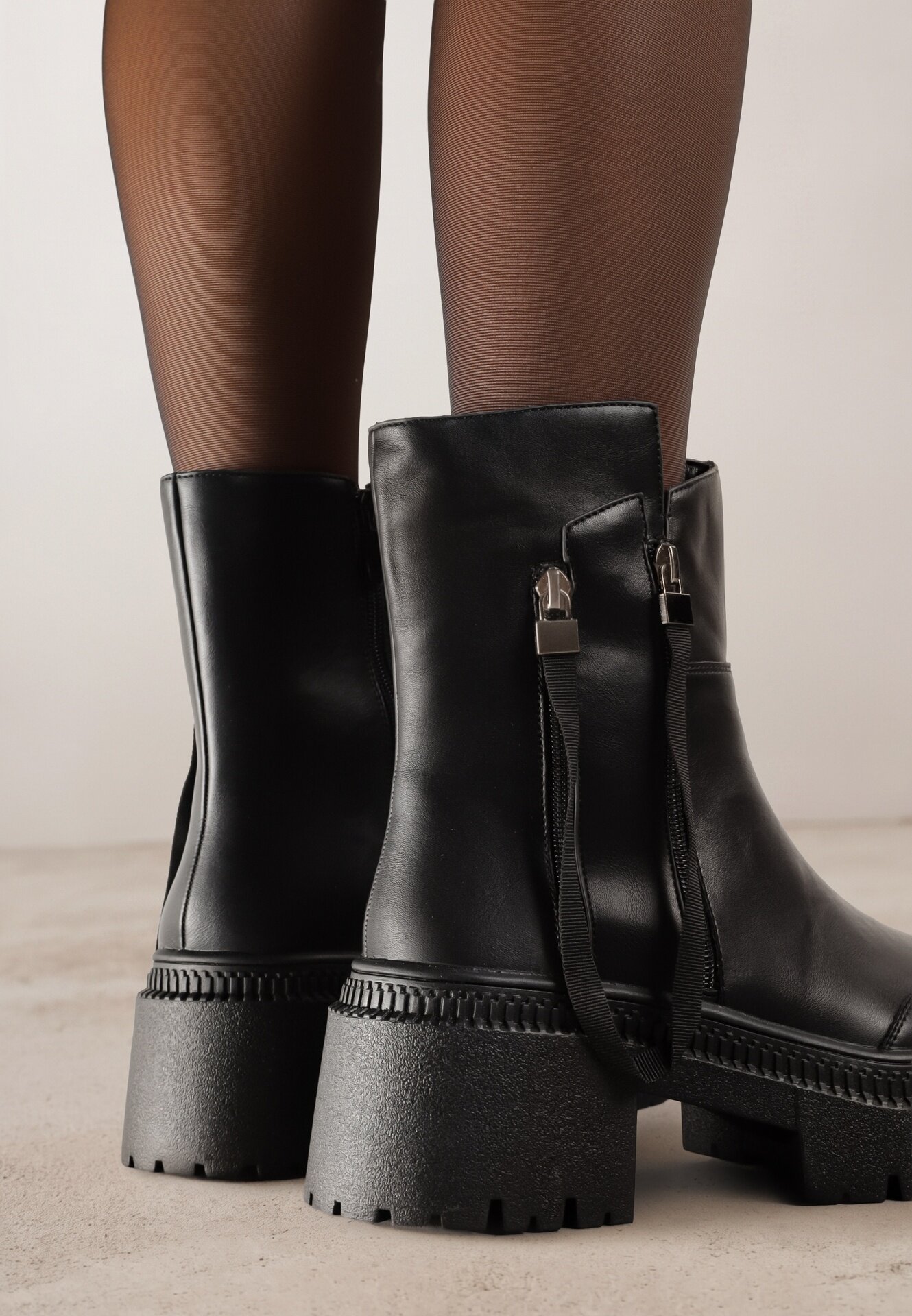 vices Botine Negre Decorate cu Panglică Rotine