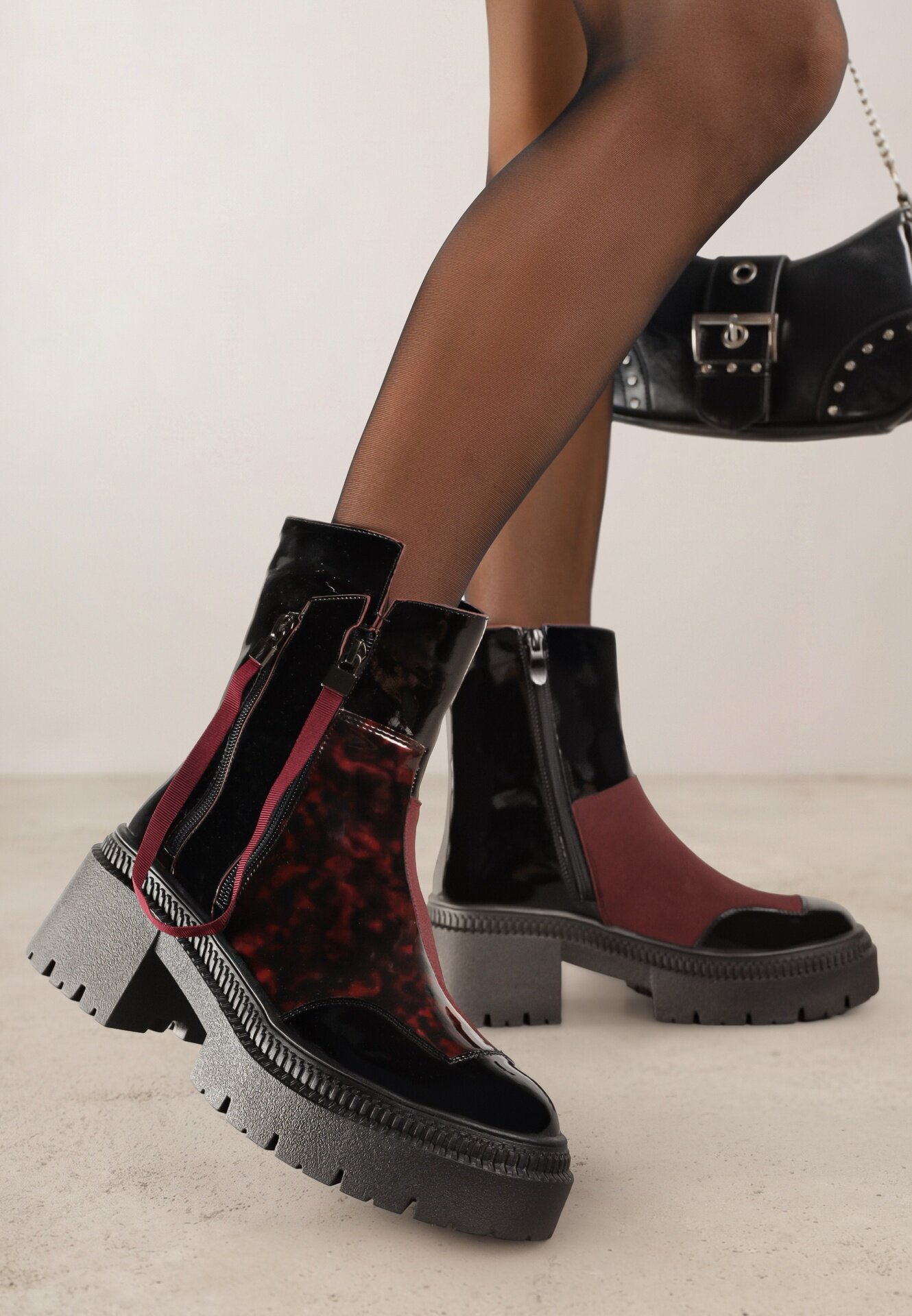 vices Botine Negru-Bordeaux Lăcuite Decorate cu panglică Rotine