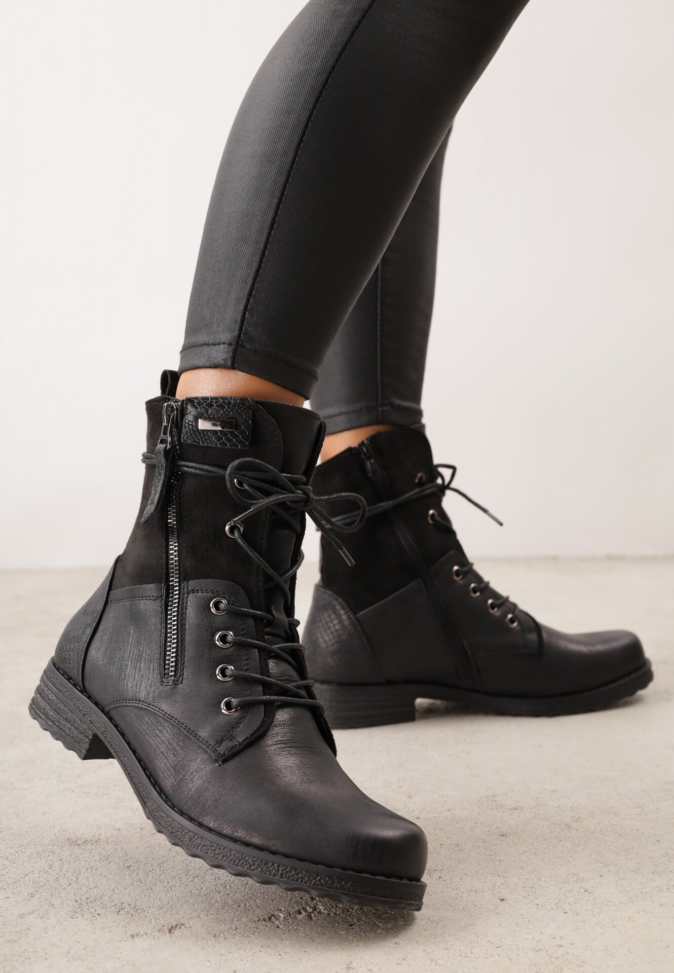 vices Botine tip trzewici cu inserții din piele de șarpe și fermoar decorativ Tinoa Negre