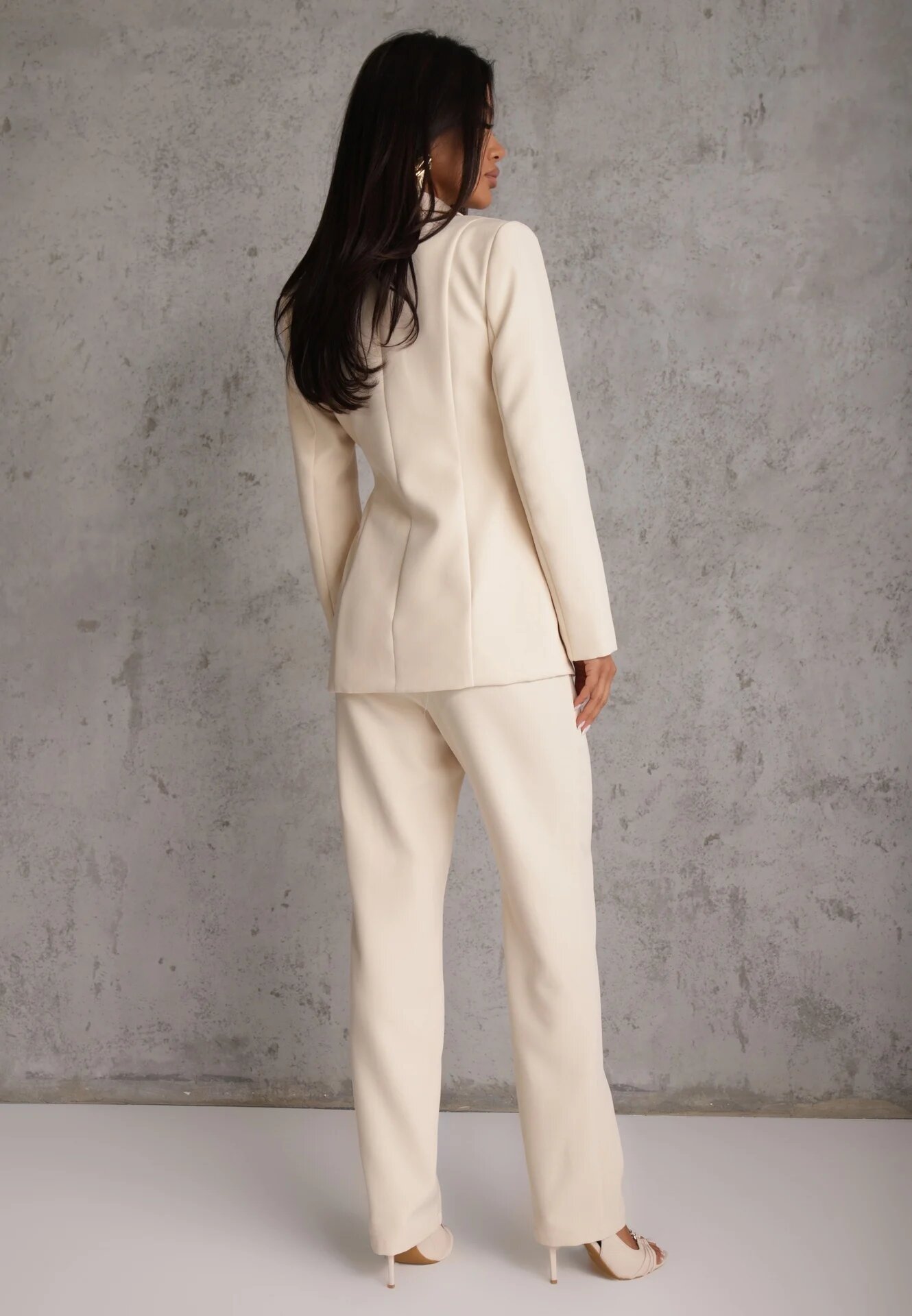 vices Costum cu sacou plisat croială ajustată și pantaloni drepți Cetillis Bej