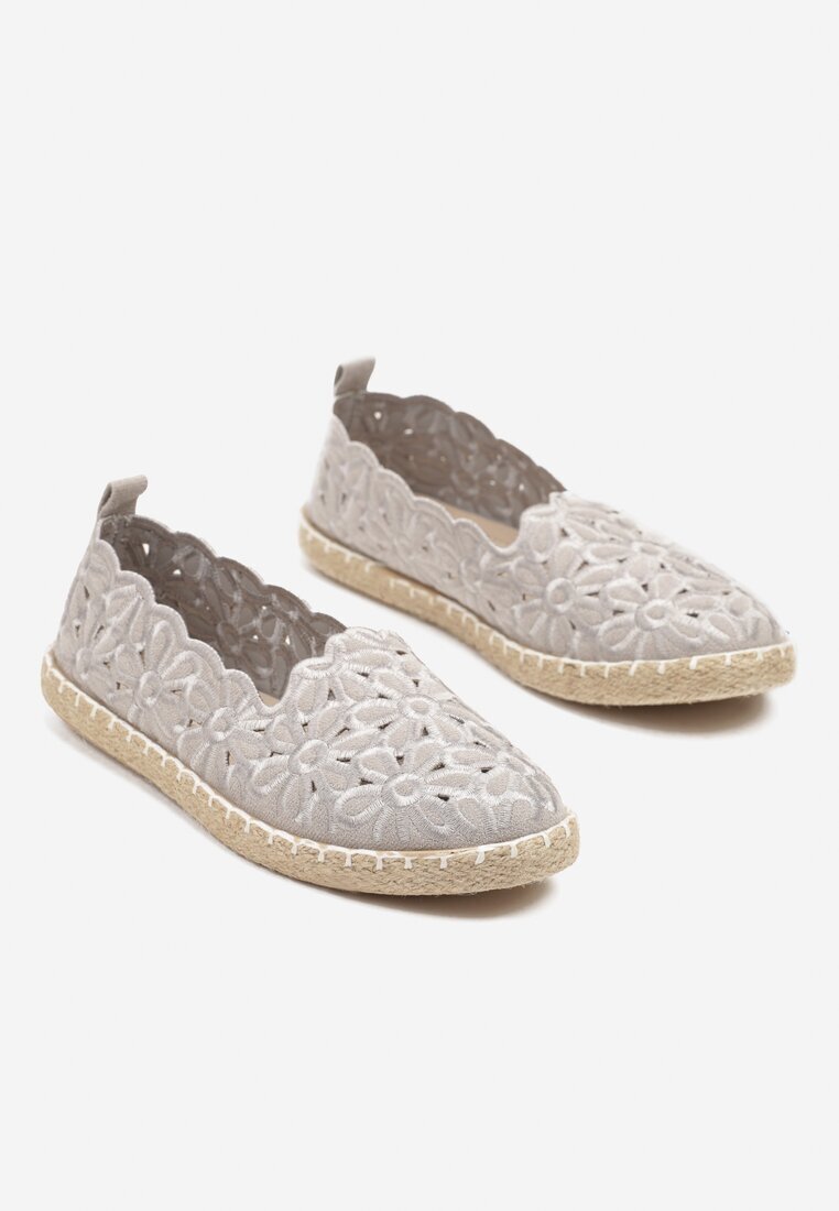 vices Espadrile Gri Împletite cu Motiv Floral și Decupaje Perforate Honavia