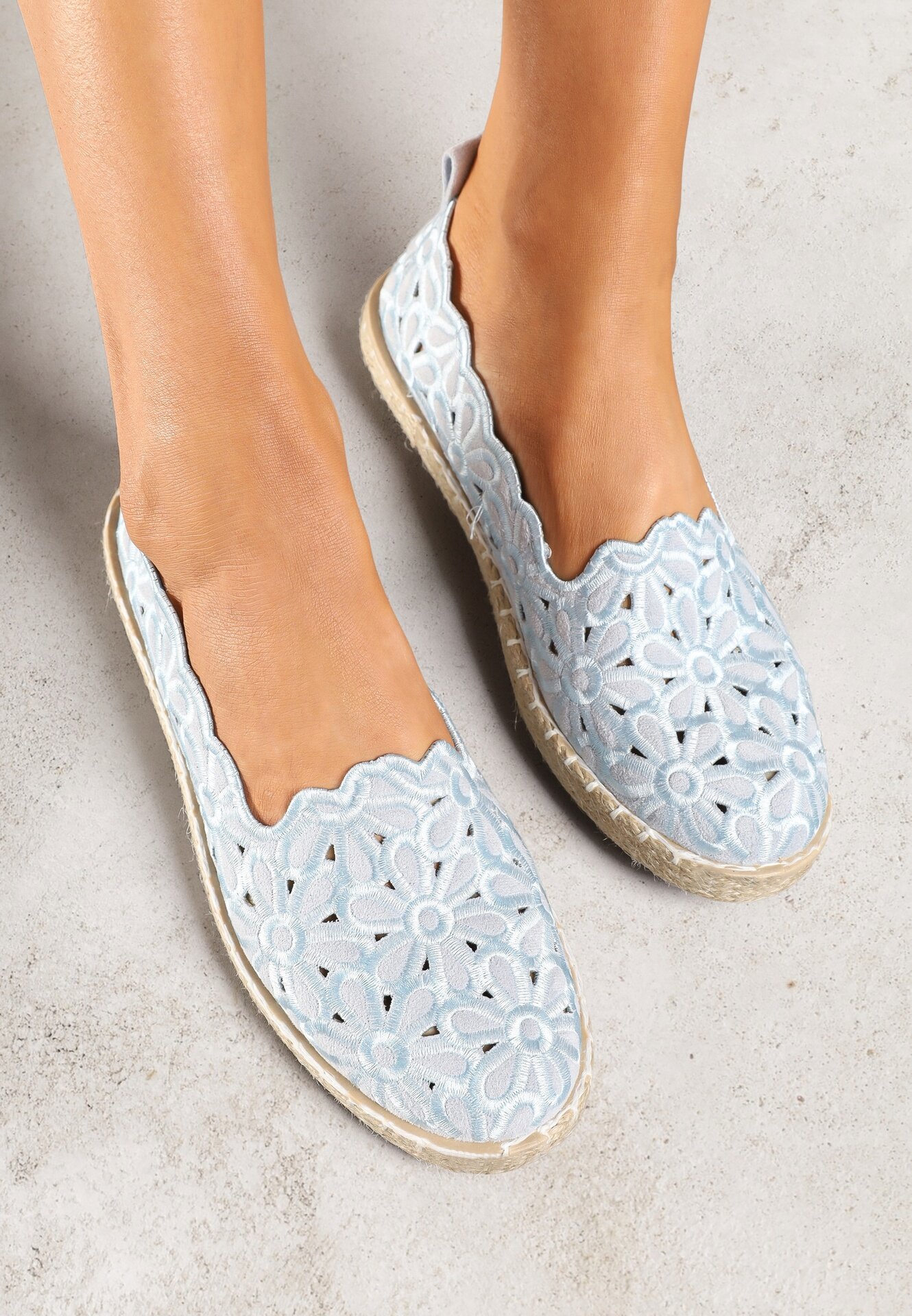 vices Espadrile Împletite Albastre deschis cu Motiv Floral cu Decupaje Perforate Honavia