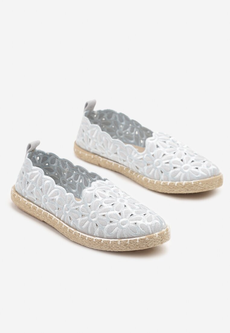 vices Espadrile Împletite Albastre deschis cu Motiv Floral cu Decupaje Perforate Honavia