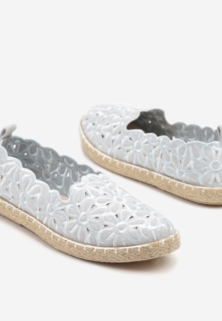 vices Espadrile Împletite Albastre deschis cu Motiv Floral cu Decupaje Perforate Honavia