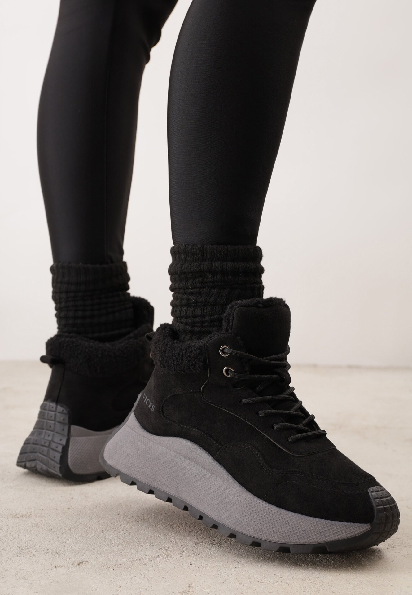 vices Ghete de iarnă tip Adidași Negre cu Platformă Decorate cu Inscripție și Blană Lanite