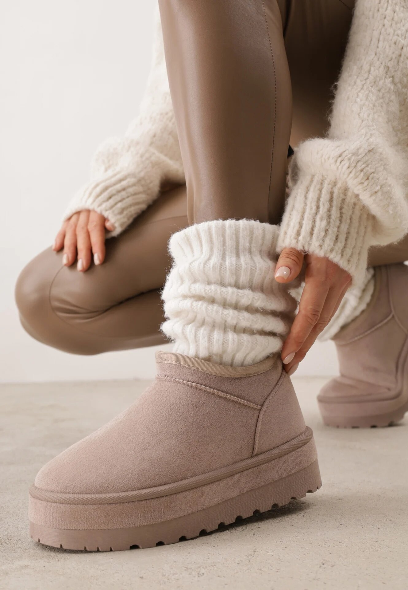 vices Ghete de zăpadă Scurte Bej deschis cu Bordură Decorativă Olfedi
