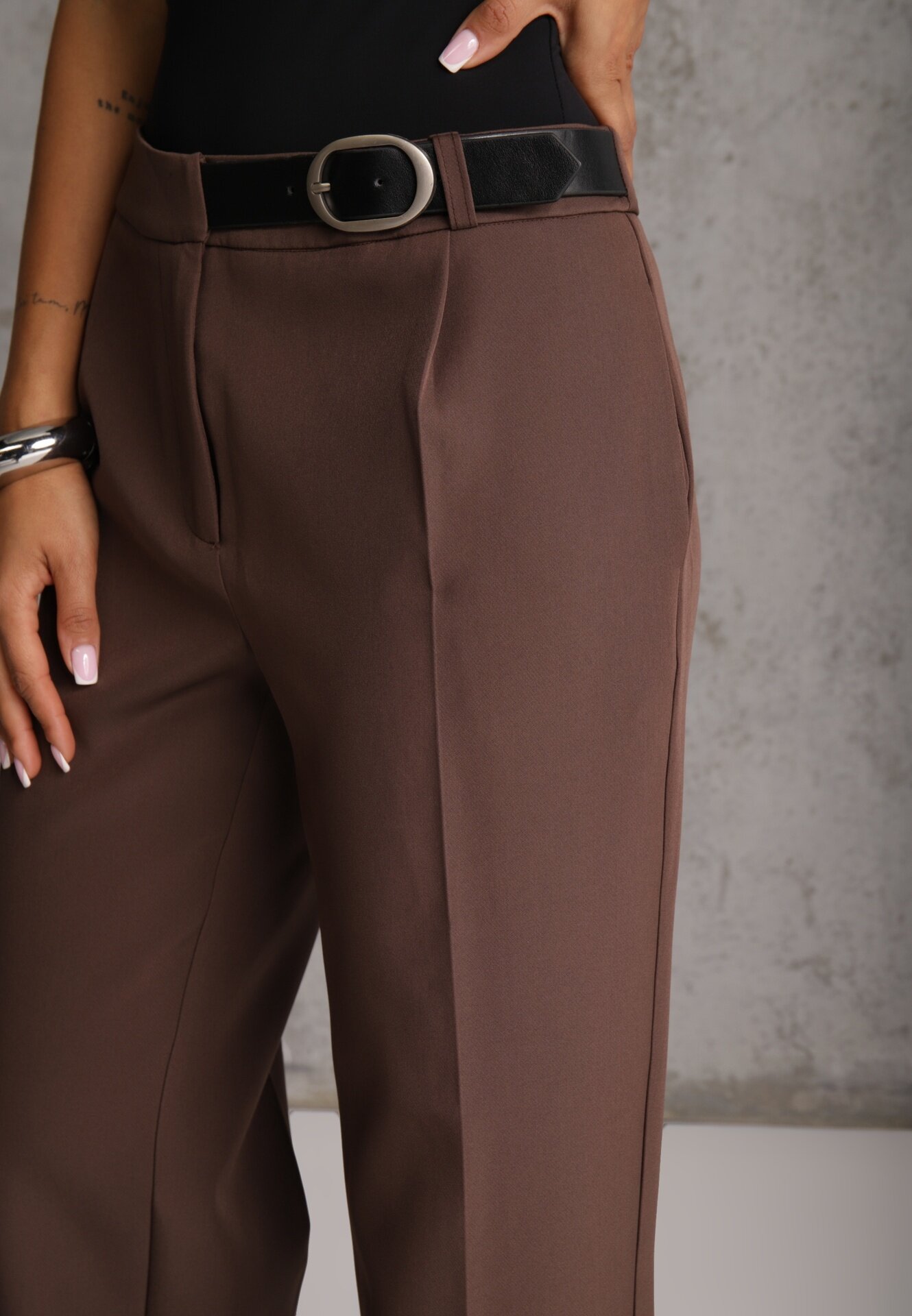 vices Pantaloni de costum Maro cu dungă Decorați cu închidere cu cataramă Azisore