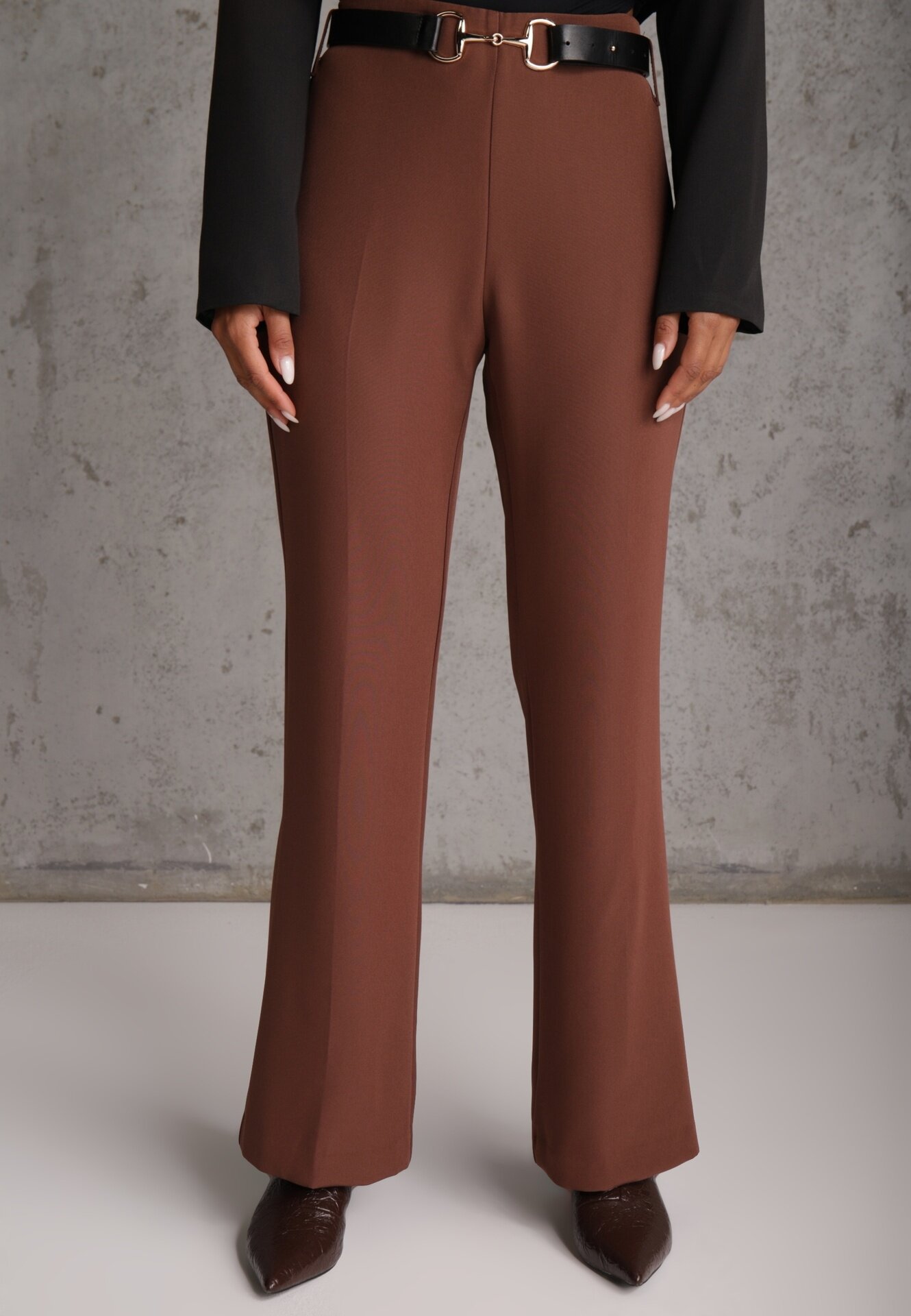 vices Pantaloni eleganți clopot cu curea și cataramă metalică Telepadia Maro