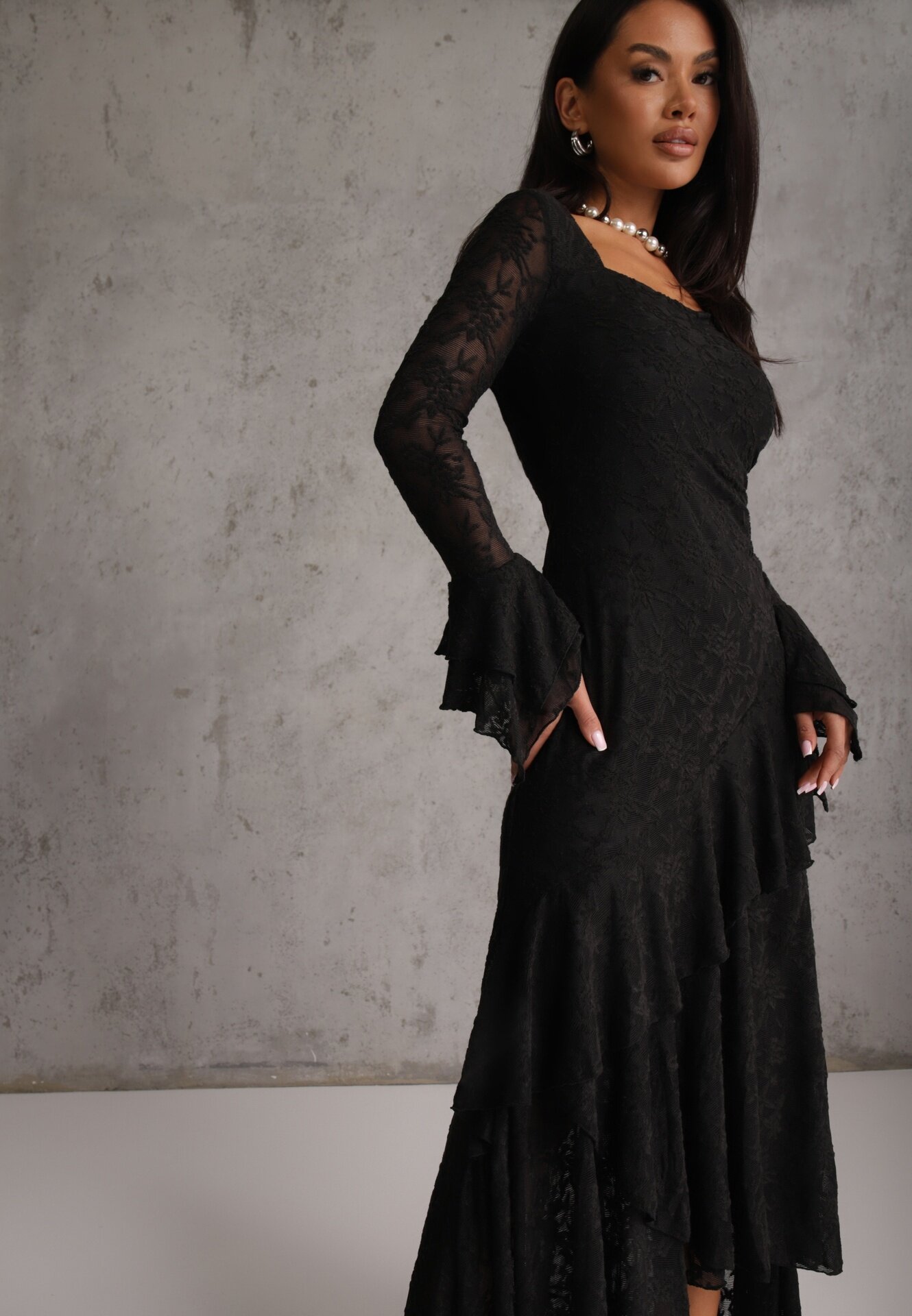 vices Rochie elegantă din dantelă decorată cu volane asimetrice Unassemia Neagră