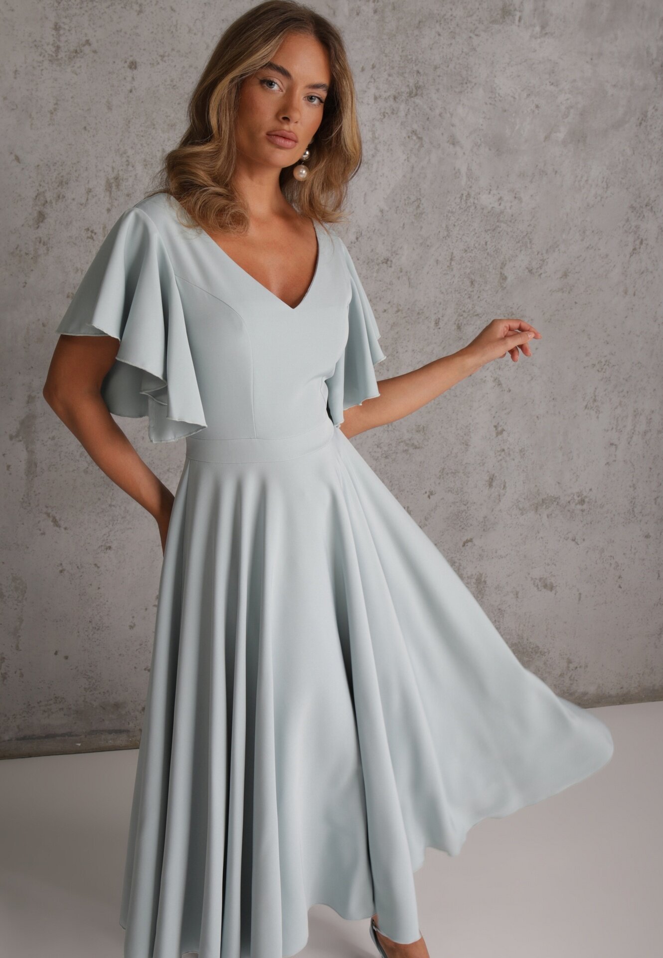 vices Rochie elegantă evazată decorată cu volane pe umeri Nessaza Albastră