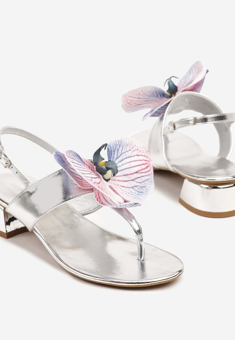vices Sandale Argintii stil japonez pe toc bloc mic cu decorațiuni florale Natrina
