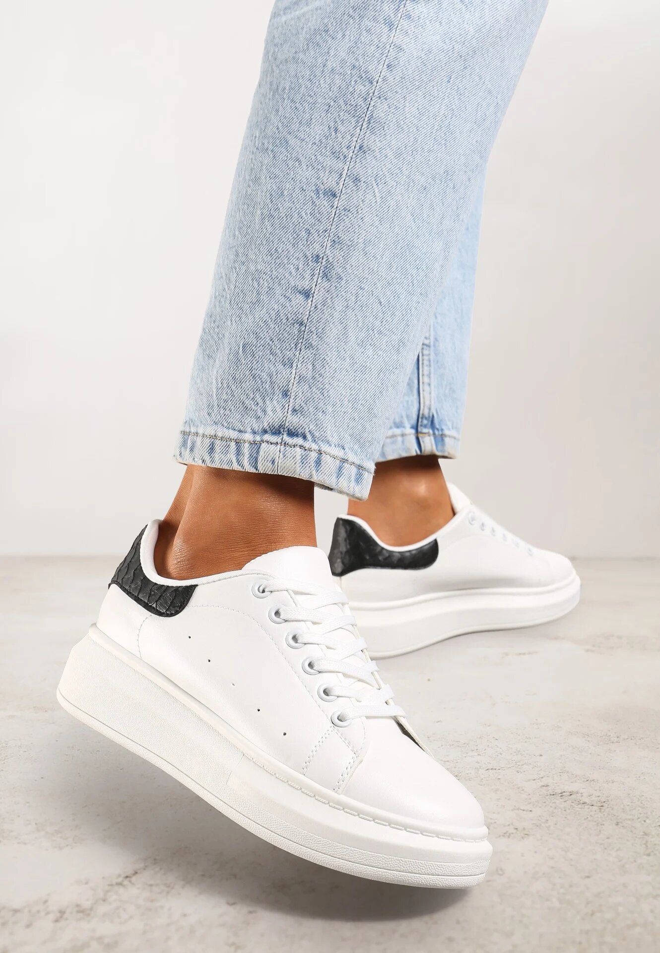 vices Sneakers Alb-Negru pe Platformă Joasă în Stil Clasic Lucid Dream