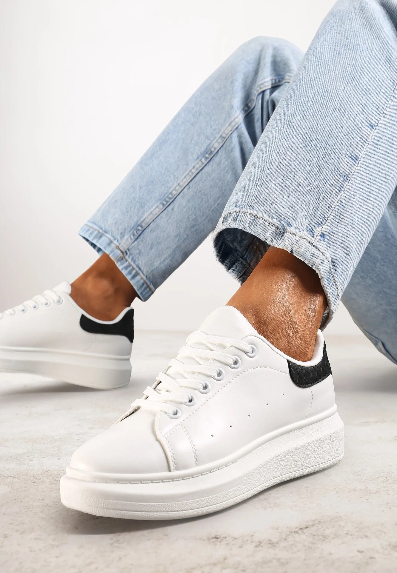 vices Sneakers Alb-Negru pe Platformă Joasă în Stil Clasic Lucid Dream