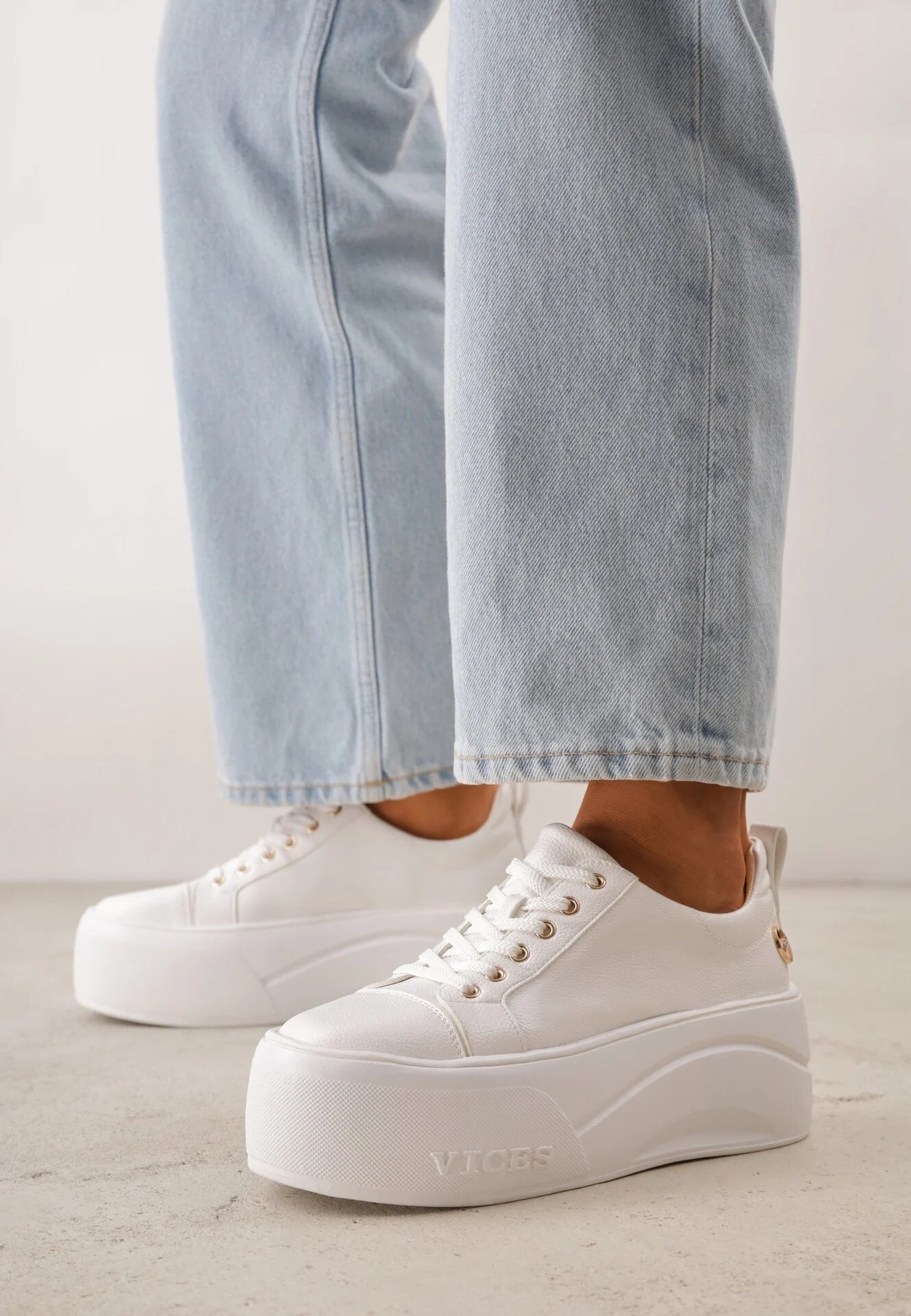 vices Sneakers pe platformă cu aplicație metalizată și inscripție Beli Albi