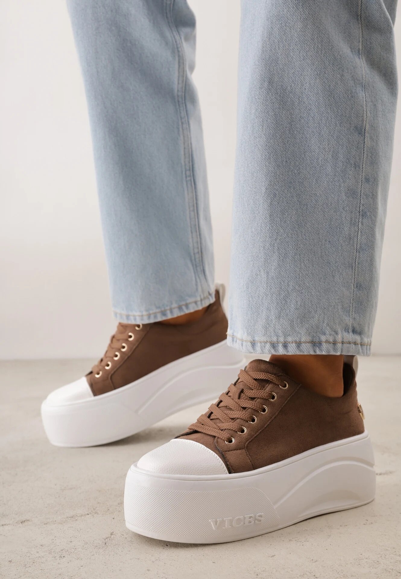 vices Sneakers pe platformă cu aplicație metalizată și inscripție Beli Bej închis