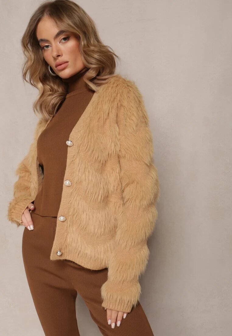wei wei Cardigan Bej închis cu nasturi din material pufos Ralioppe