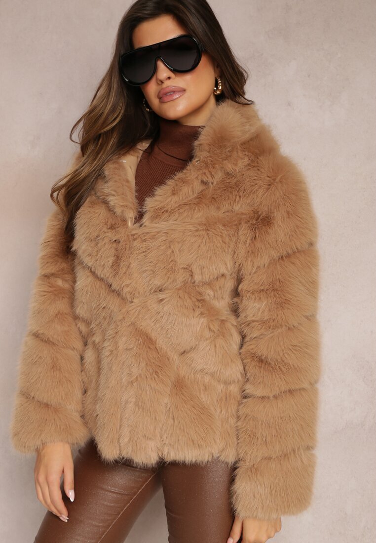 wool fashion Geacă Bej închis cu blană și glugă Haiattas