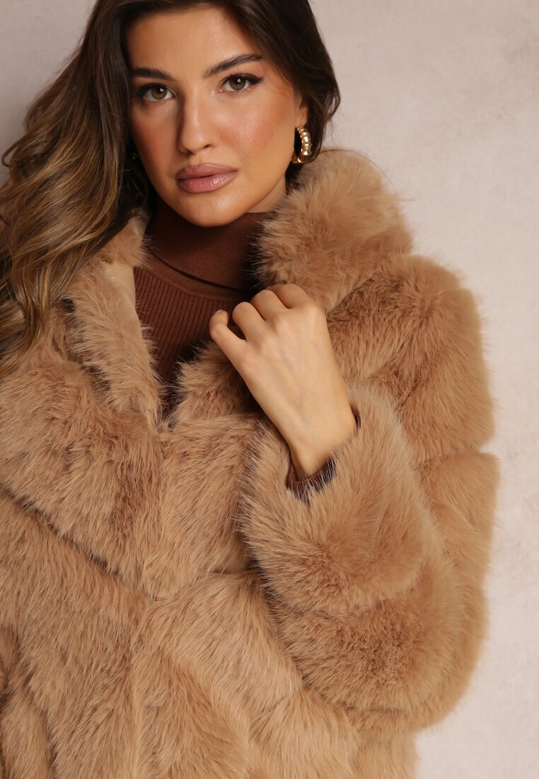 wool fashion Geacă Bej închis cu blană și glugă Haiattas
