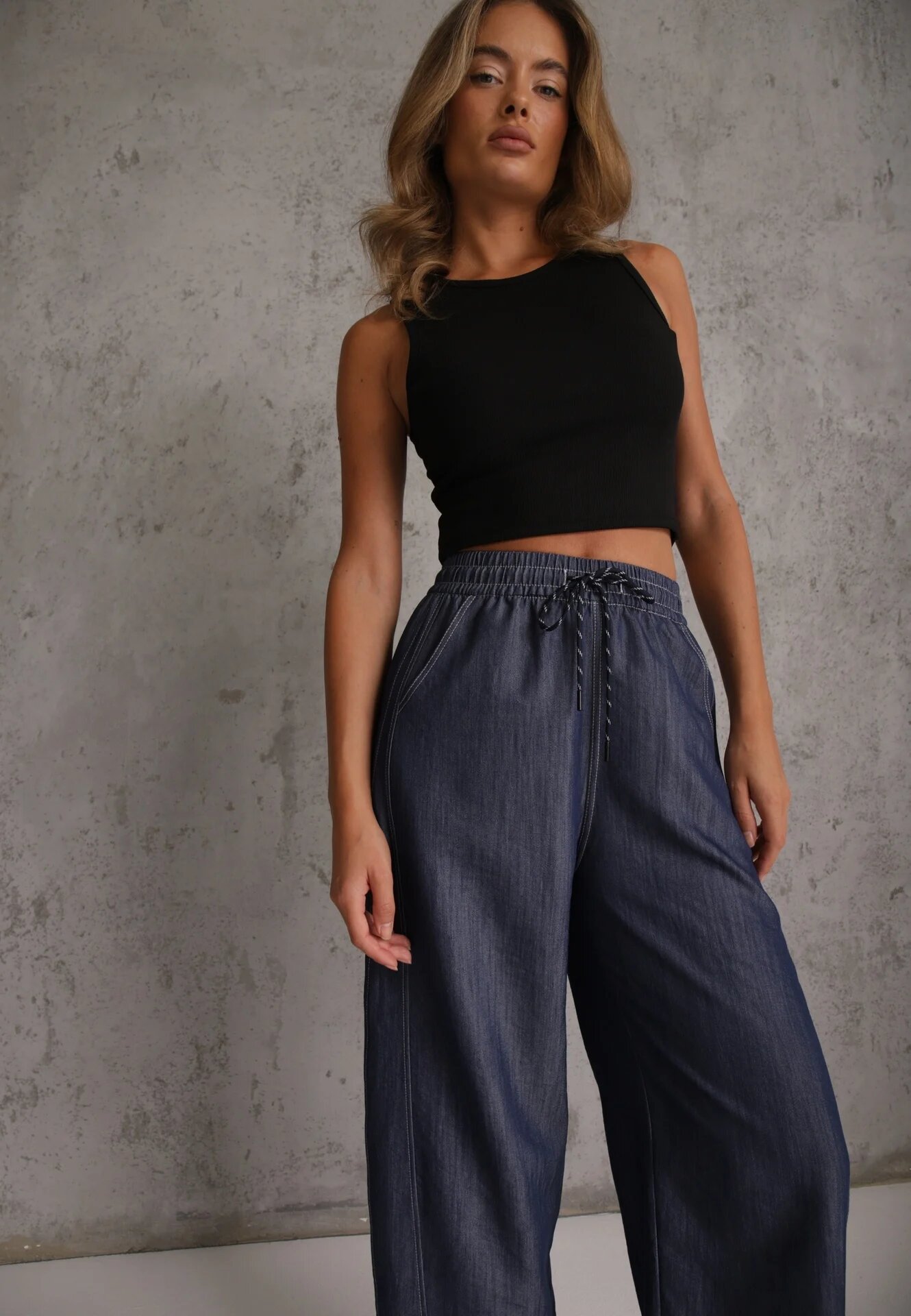 yu & me Pantaloni Casual Barrel High Waist cu elastic și tip cravată în talie Janesa Albaștri