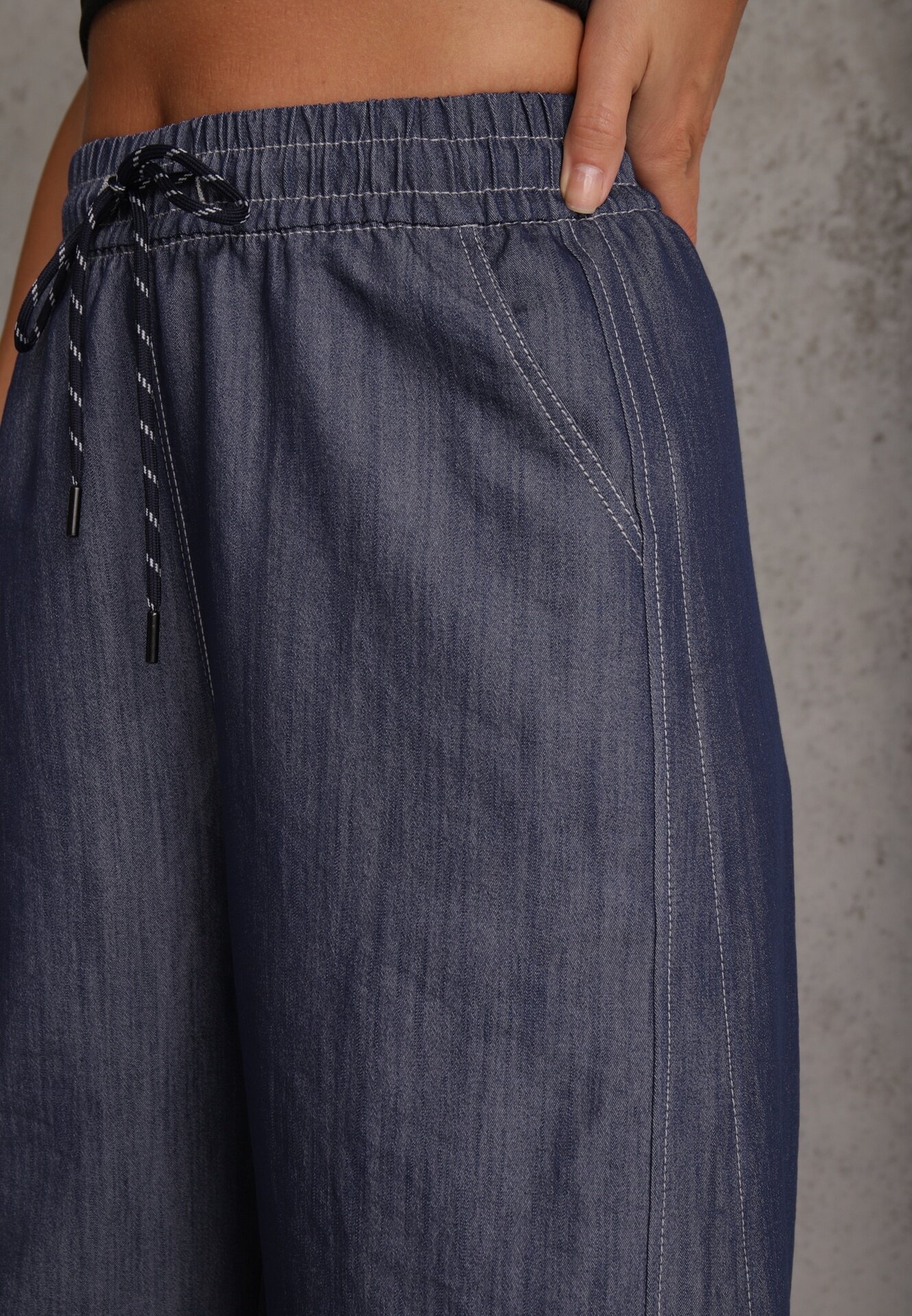 yu & me Pantaloni Casual Barrel High Waist cu elastic și tip cravată în talie Janesa Albaștri