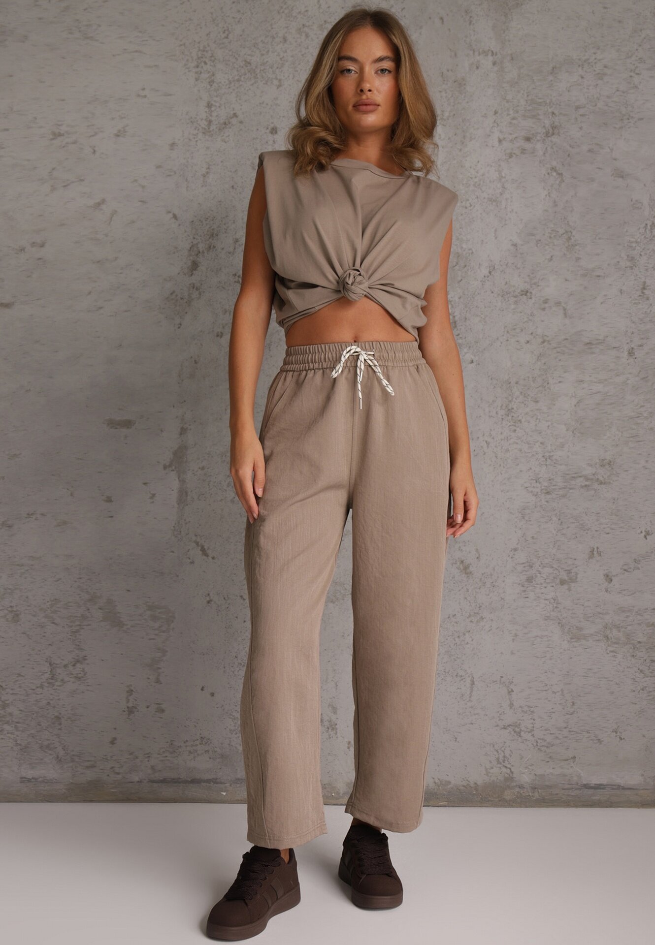 yu & me Pantaloni Casual Barrel High Waist cu elastic și tip cravată în talie Janesa Bej