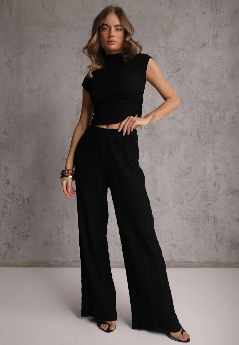 yu & me Set Negru Pantaloni Wide Leg și Top cu guler înalt și Drapaj în Talie Meridone