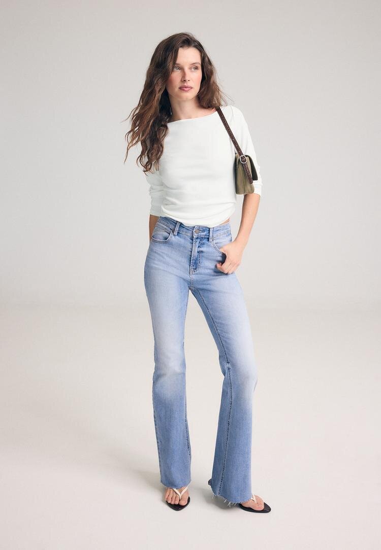 Stradivarius D74 Blugi Evazați Elastici Cu Șliț Efect Prespălat Denim Albastru Mediu Deschis 40