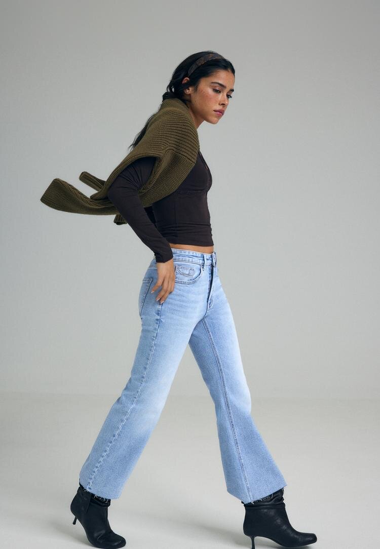 Stradivarius D78 Blugi Cropped Evazați Denim Albastru 40