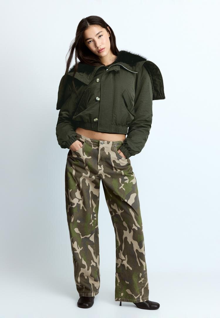 Stradivarius Geacă Bomber Cu Guler Din Imitație De Blană Kaki Xs