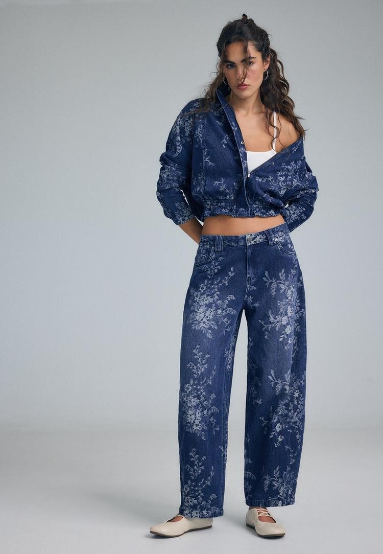Stradivarius Geacă Din Jacquard Cu Flori Efect Prespălat Denim Albastru Mediu L