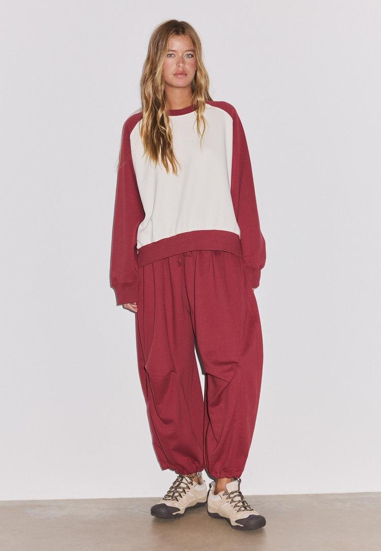 Stradivarius Hanorac Cropped Cu Contrast Roșu Închis M