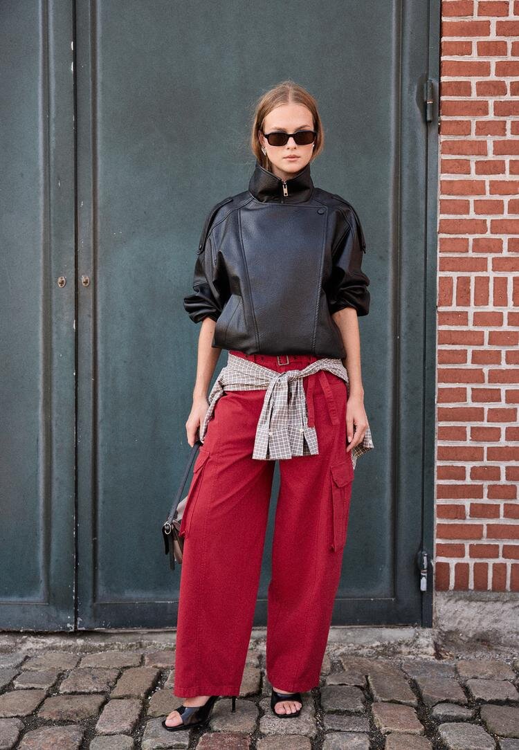 Stradivarius Pantaloni Barrel Cargo Roșu 32