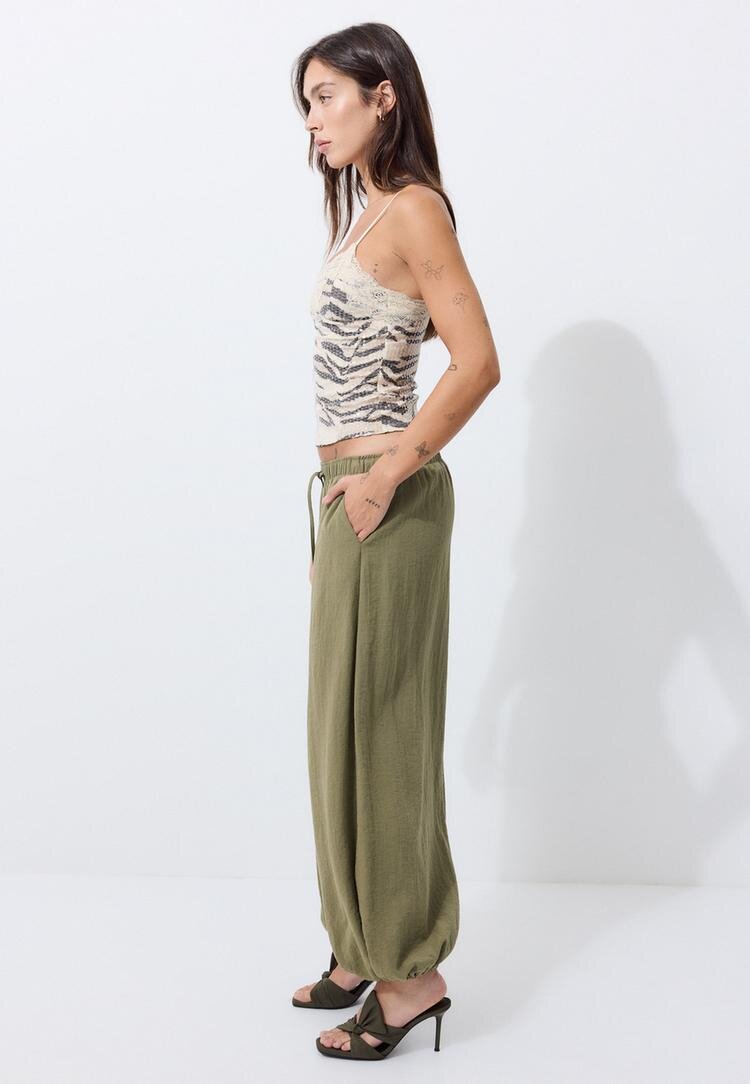 Stradivarius Pantaloni Bufant Fluizi Kaki Xs
