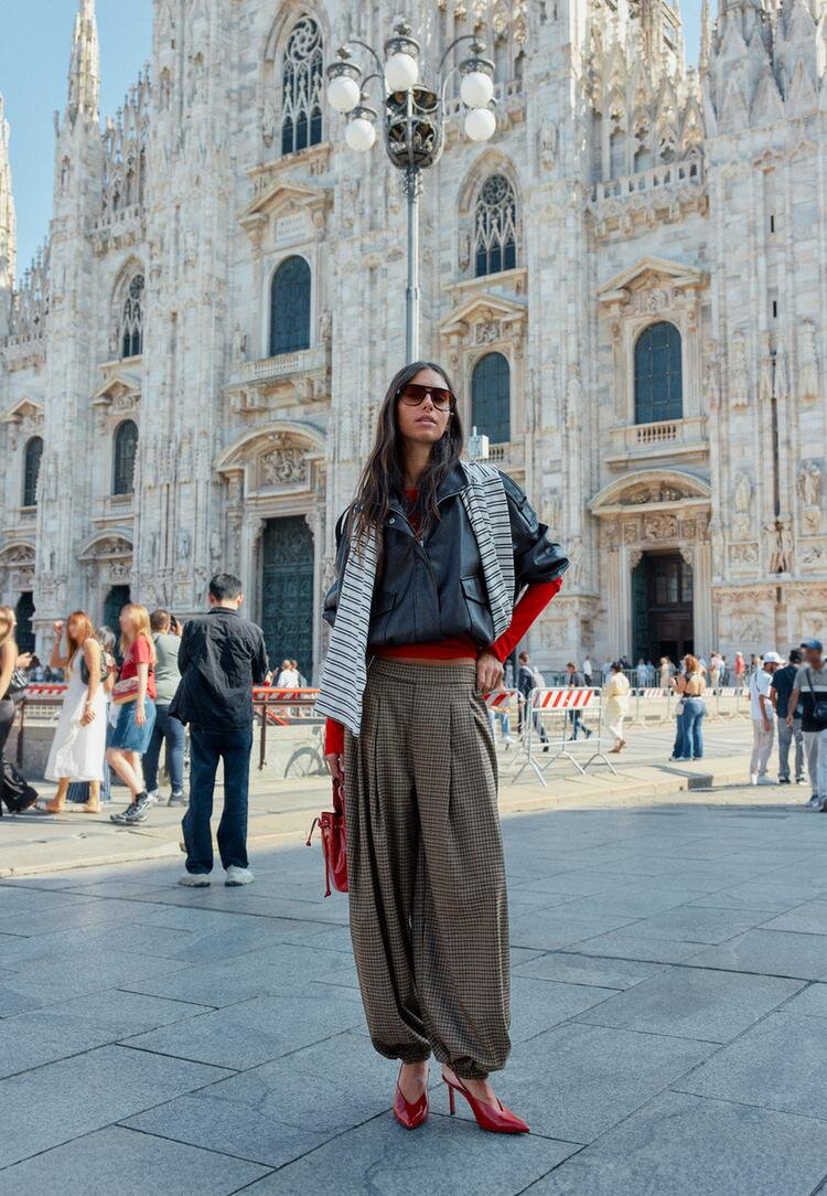 Stradivarius Pantaloni Bufanți Cu Cataramă Bej 44