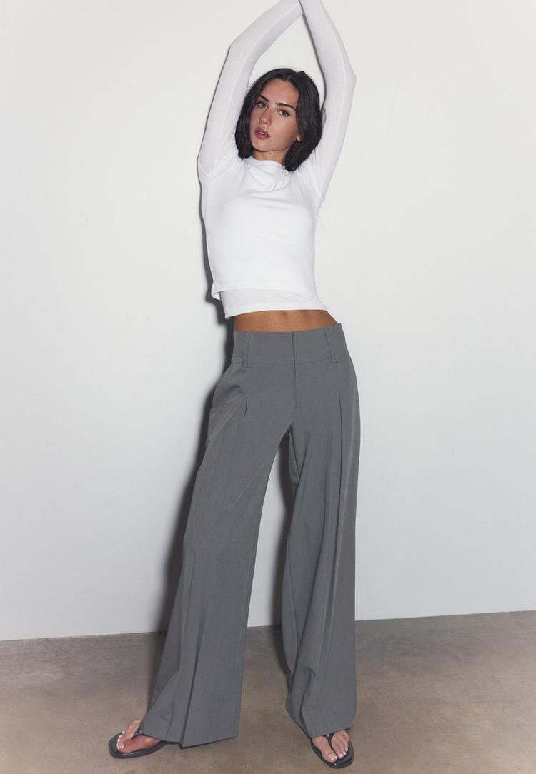 Stradivarius Pantaloni Eleganți Cu Pense Alb Unt 38