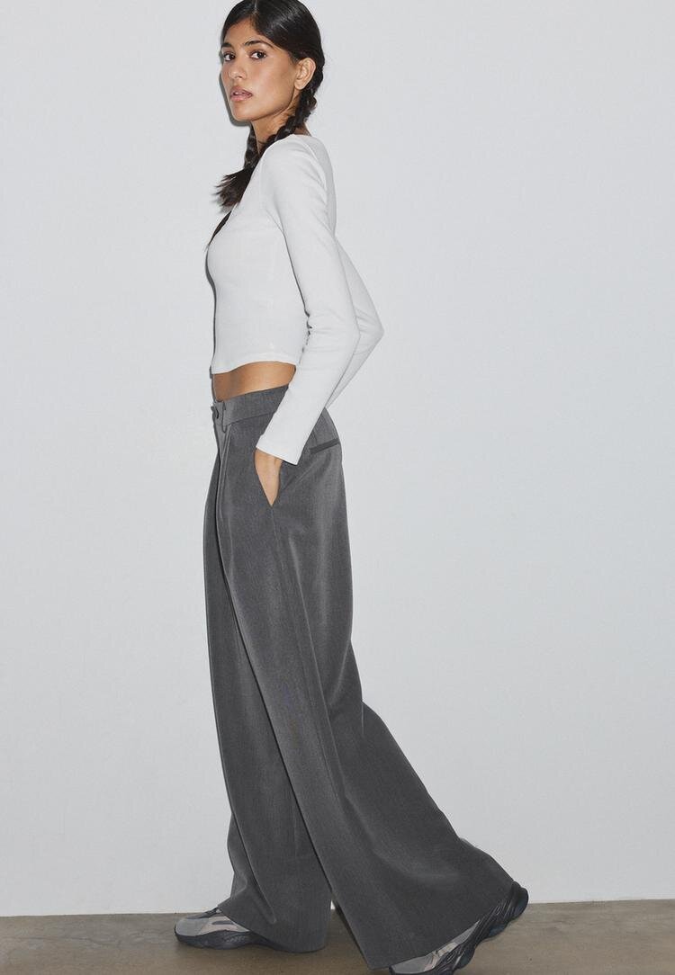 Stradivarius Pantaloni Eleganți Largi Cu Pense Gri Închis 42