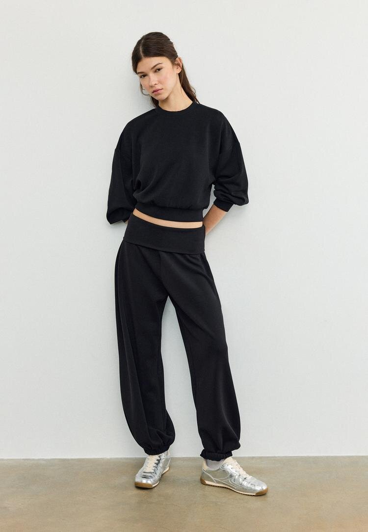 Stradivarius Pantaloni Jogger Balloon Cu Talie Întoarsă Moale La Atingere Negru S