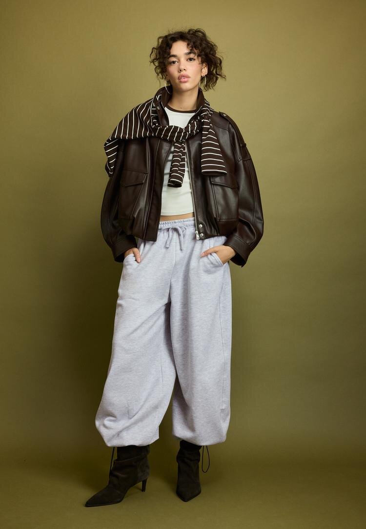 Stradivarius Pantaloni Jogger Din Felpa Cu Opritoare Gri Melanj S