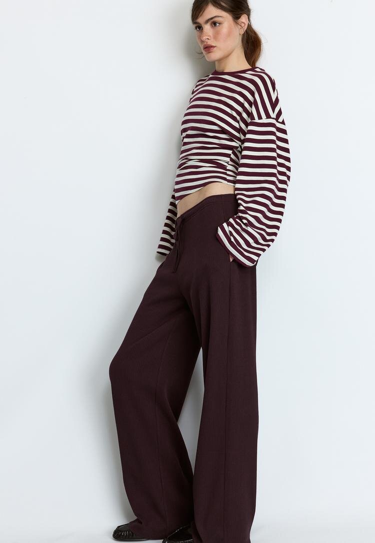 Stradivarius Pantaloni Rib Fini La Atingere Vânăt L