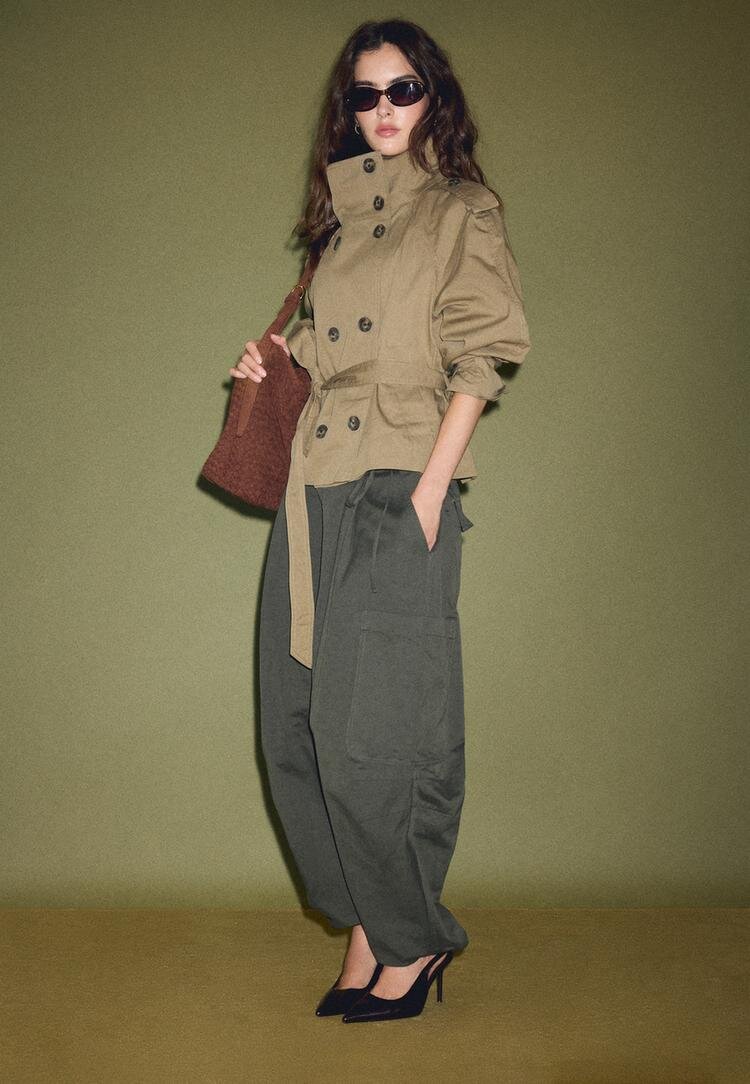 Stradivarius Pantaloni Voluminoși Cargo Cu Detaliu În Talie 0-526 Xxs