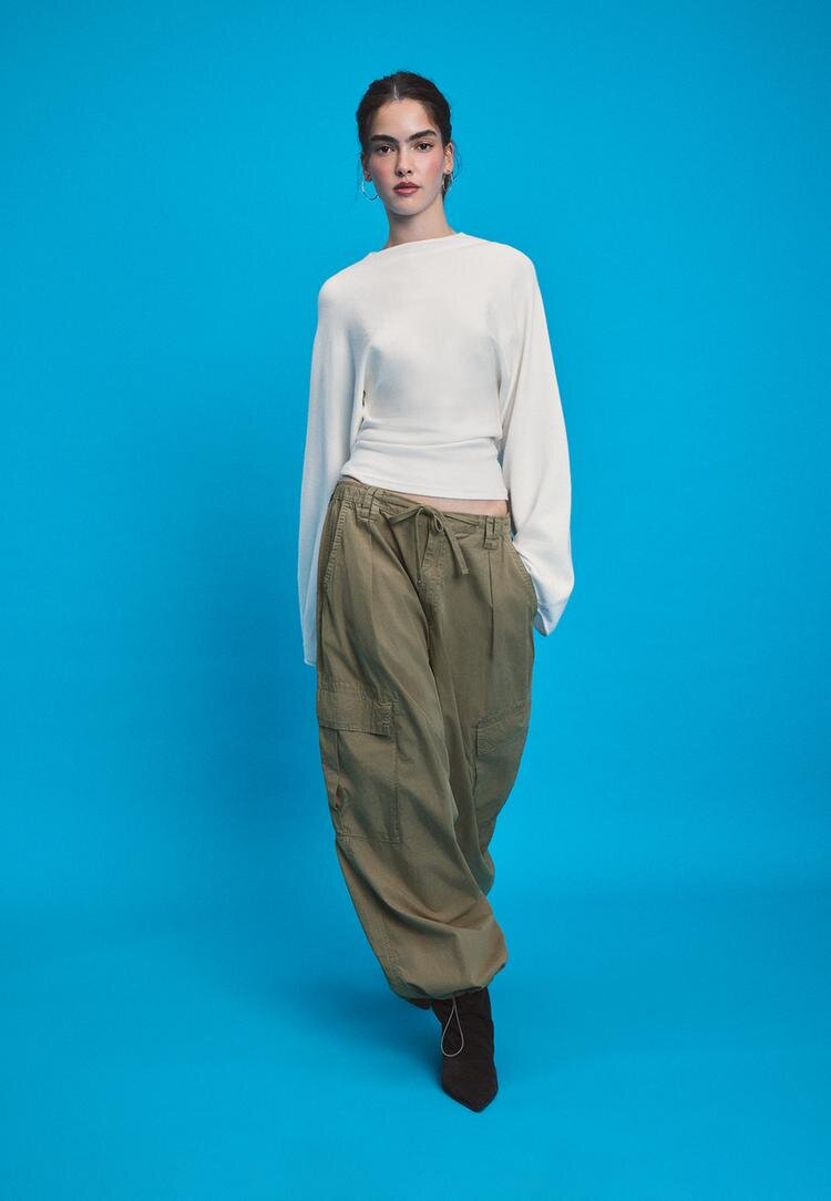 Stradivarius Pulover Din Tricot Cu Mâneci Kimono Și Guler Cu Bandă Ecru Xs