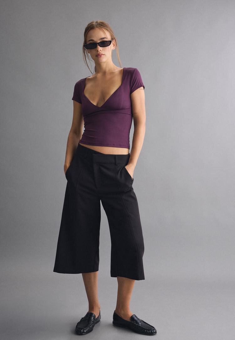 Stradivarius Tricou Cu Decolteu În V Și Mânecă Scurtă Din Poliamidă Purpuriu L