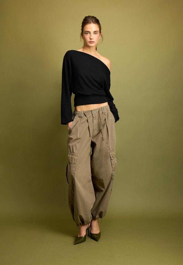 Stradivarius Tricou Cu Guler Barcă Și Betelie Negru Xs