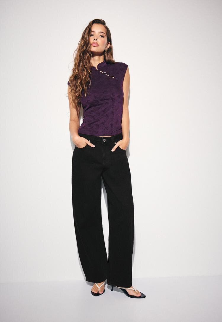 Stradivarius Tricou Cu Guler Cu Bandă Și Textură Flocată Purpuriu Xs