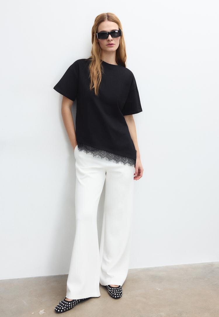 Stradivarius Tricou Cu Mânecă Scurtă Și Tiv Din Dantelă Negru L