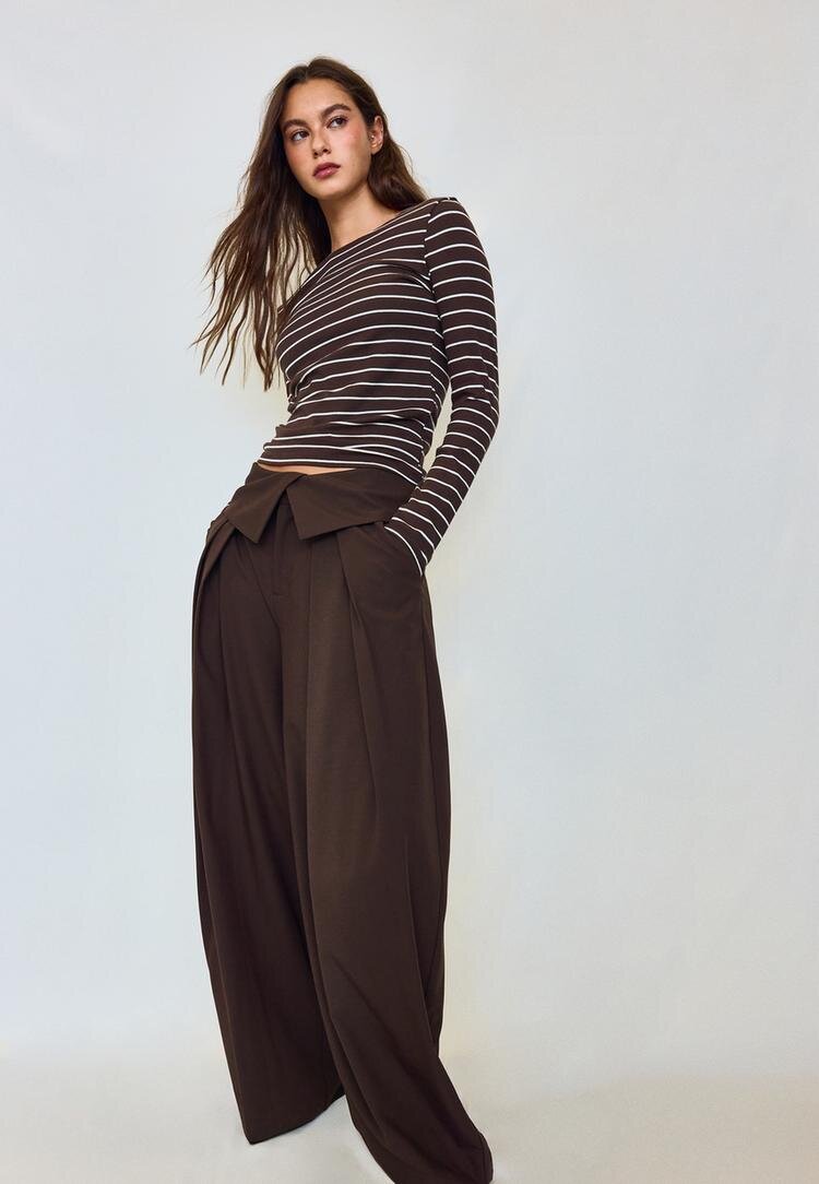 Stradivarius Tricou Simplu Cu Mânecă Lungă Maro L