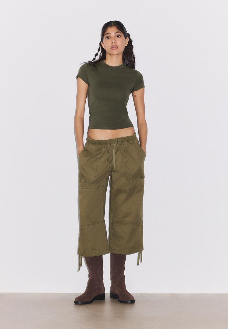 Stradivarius Tricou Simplu Cu Mânecă Scurtă Și Guler Rotund Kaki Xs